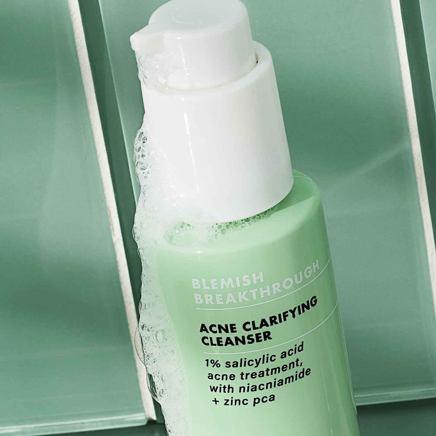 blemish-breakthrough-acne-clarifying-cleanser-o3 02_021622_SL_BT_Cleanser_Back_Lighter_0129_FStack_FINAL_IGF_V2_eb5b7c7b-2de7-4b4a-8d54-43ee3b07523f.jpg