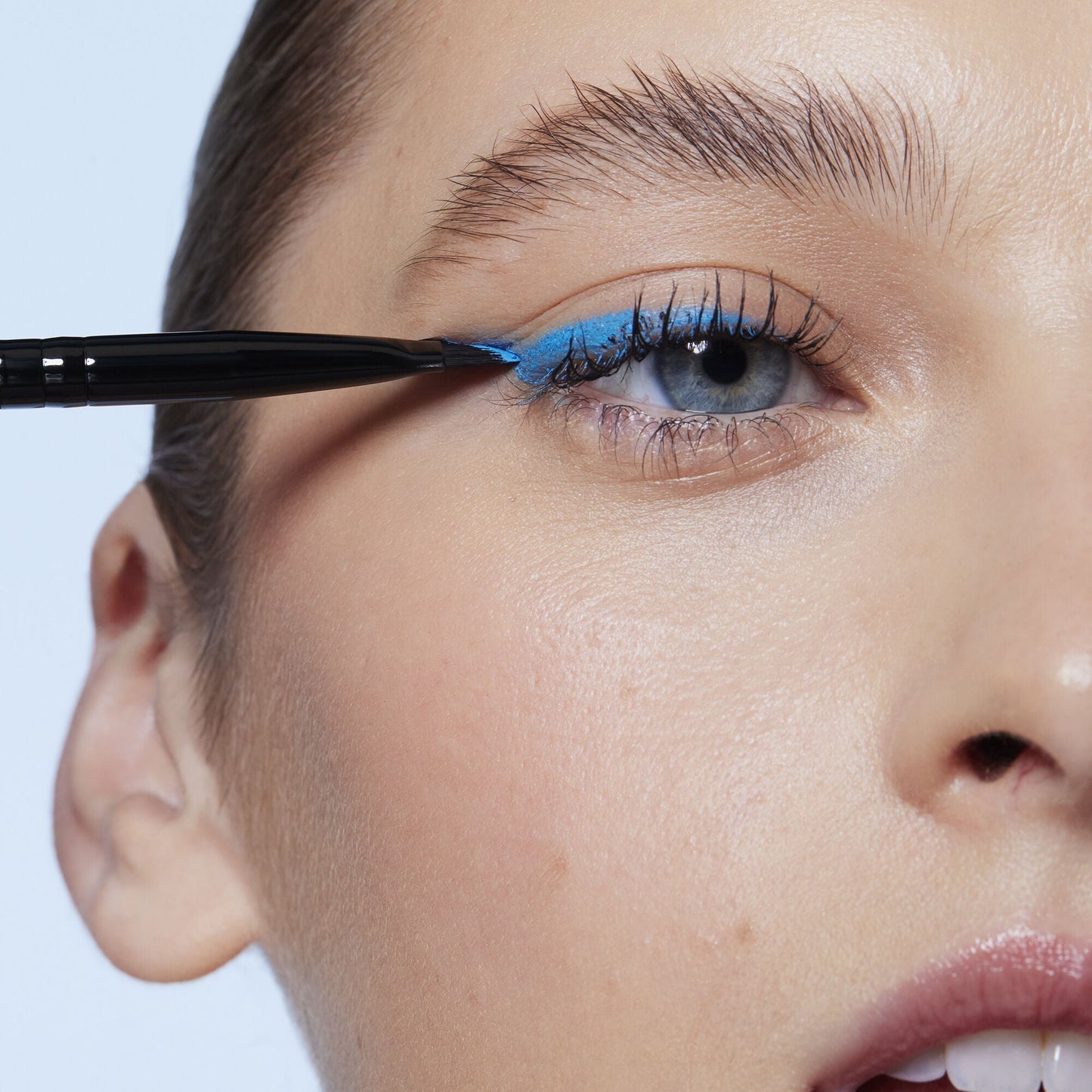 wing-it-liner-brush-a0 84091_Winged_Eyeliner_Brushy.jpg