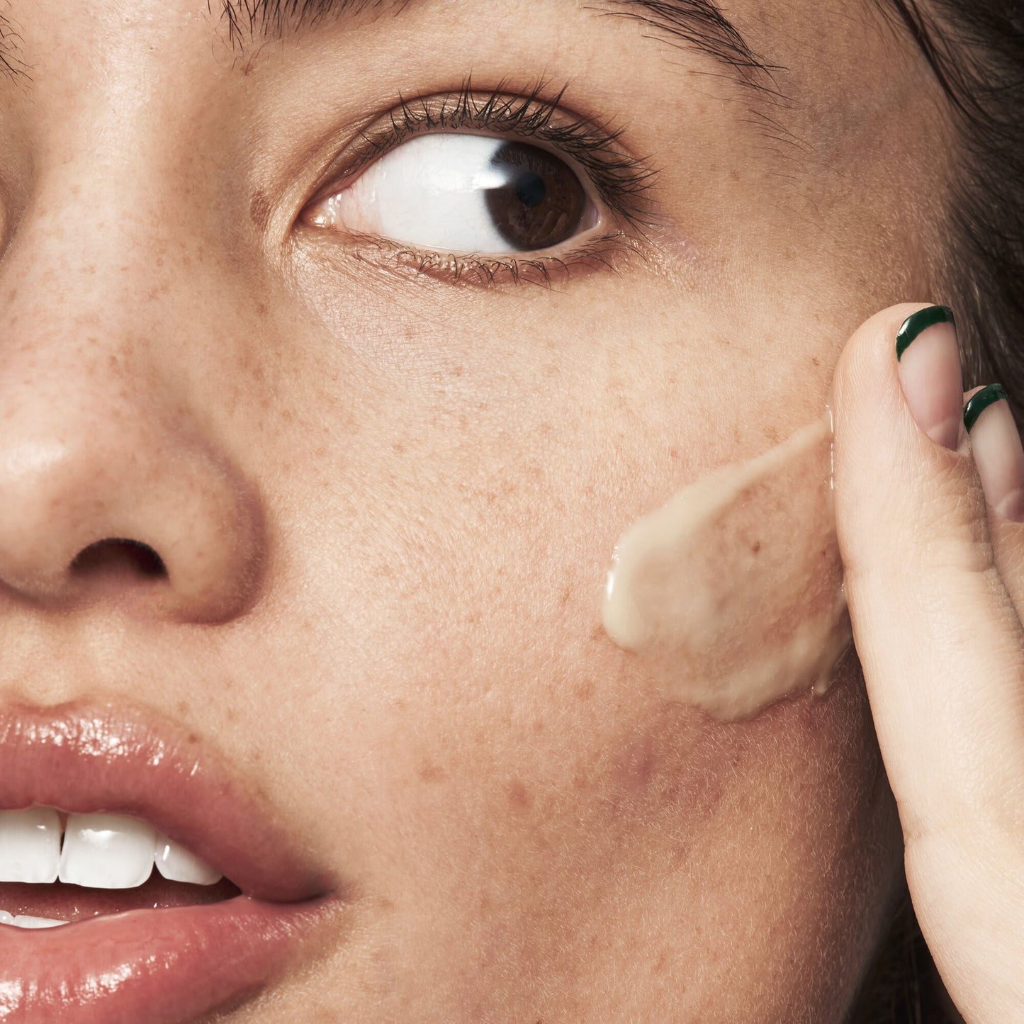 blemish-breakthrough-acne-calming-water-cream-f5 021522_Isabella_Acne_After_0462_FINAL_IGF_9e5f70b6-f47c-4bf3-9a7f-a9f223867f61.jpg