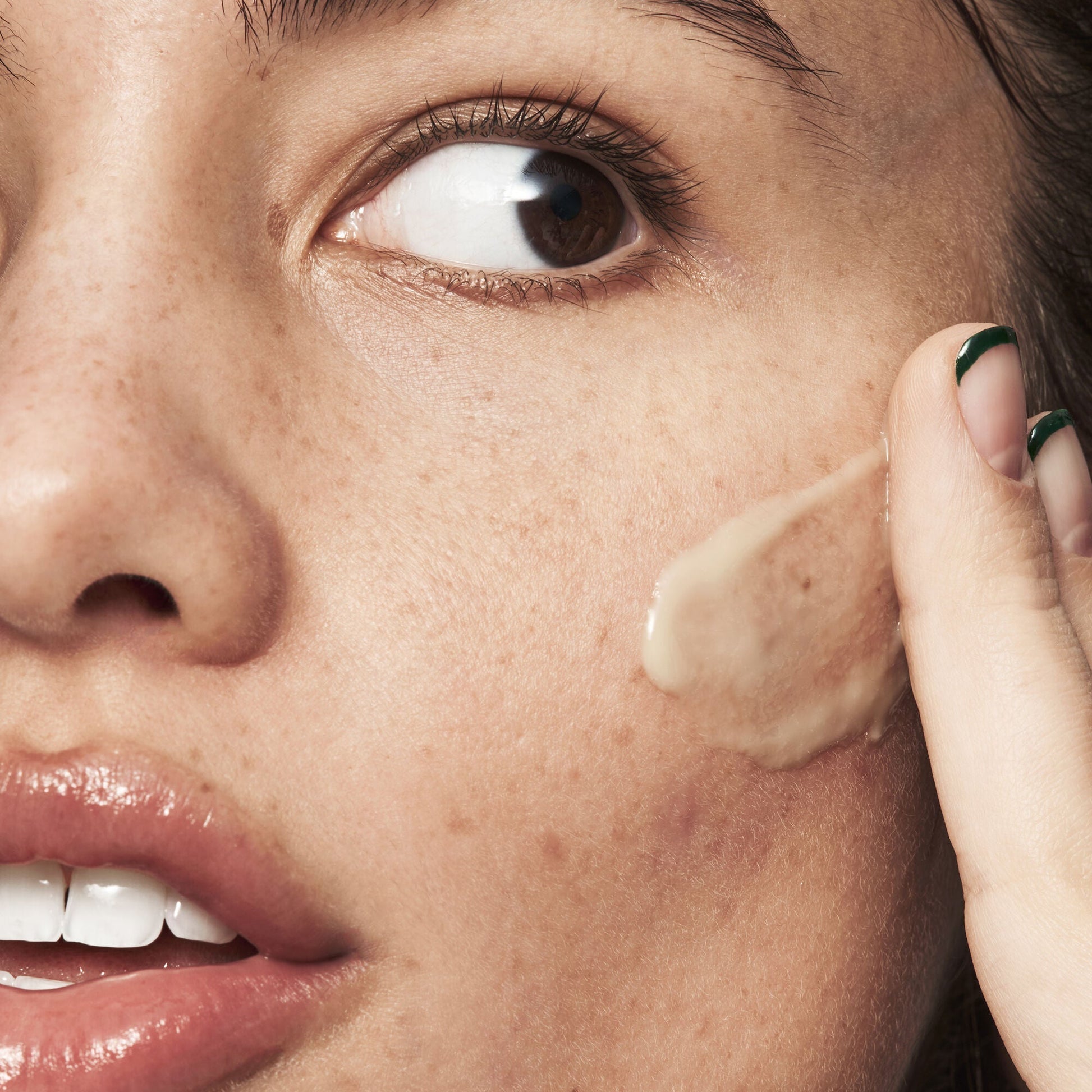 blemish-breakthrough-acne-calming-water-cream-f5 021522_Isabella_Acne_After_0462_FINAL_IGF_9e5f70b6-f47c-4bf3-9a7f-a9f223867f61.jpg