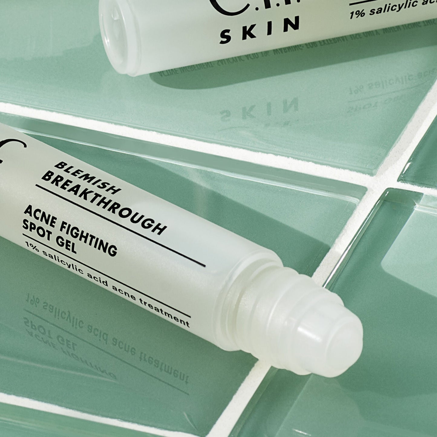 blemish-breakthrough-acne-fighting-spot-gel-j4 05_021622_SL_BT_Gel_Main_0218_FINAL_IGF_V2.jpg