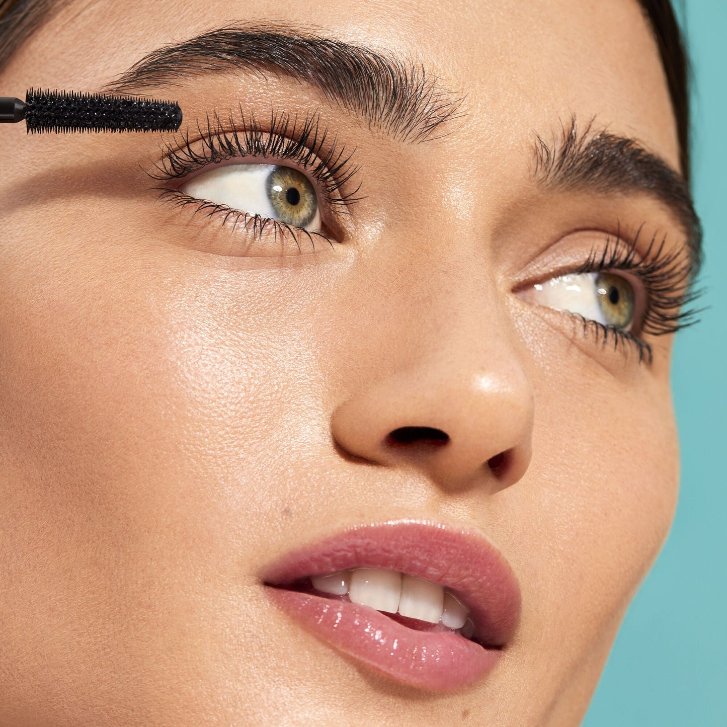 lash-xtndr-mascara-u4 060623_Lexi_LashXtndr_Look1_093_v4_RGB_IGF.jpg