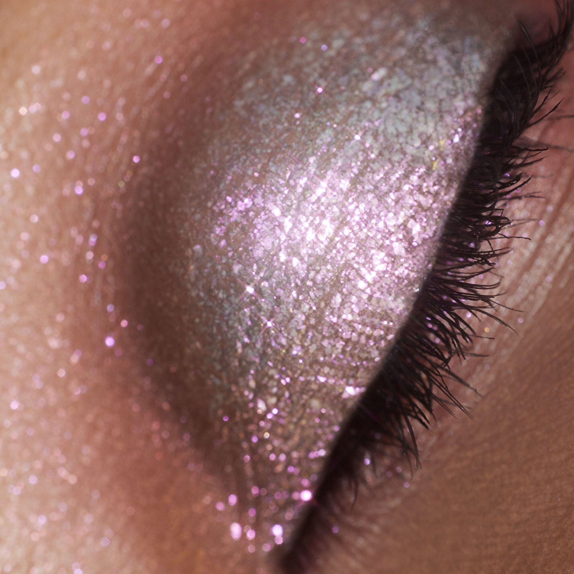 duochrome-liquid-eyeshadow-s4 061223_Chi_SparkPink_0022_FINAL_RGB_IGF.jpg