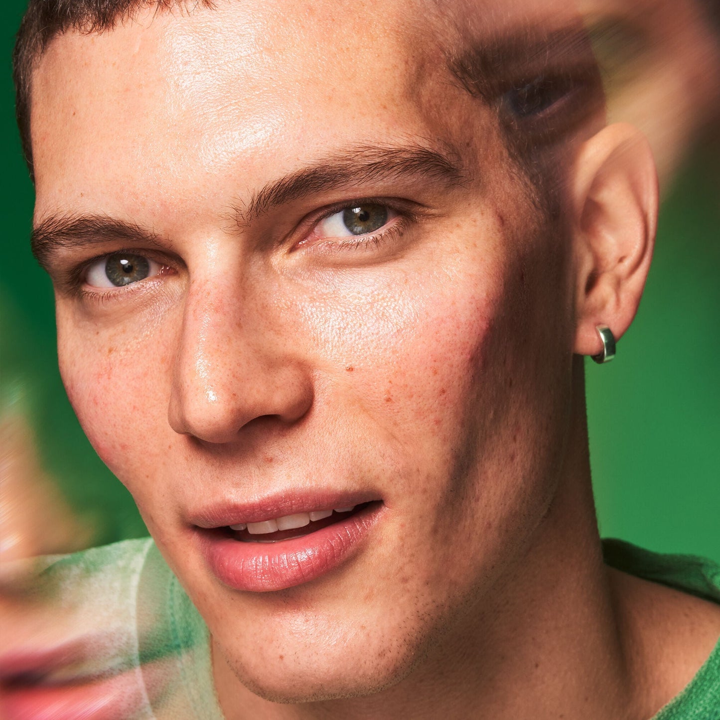 plz-clarify-facial-oil-k6 100924_SKIN_Jean_PlzC_EndLook_0036_v1_RGB_IGF.jpg