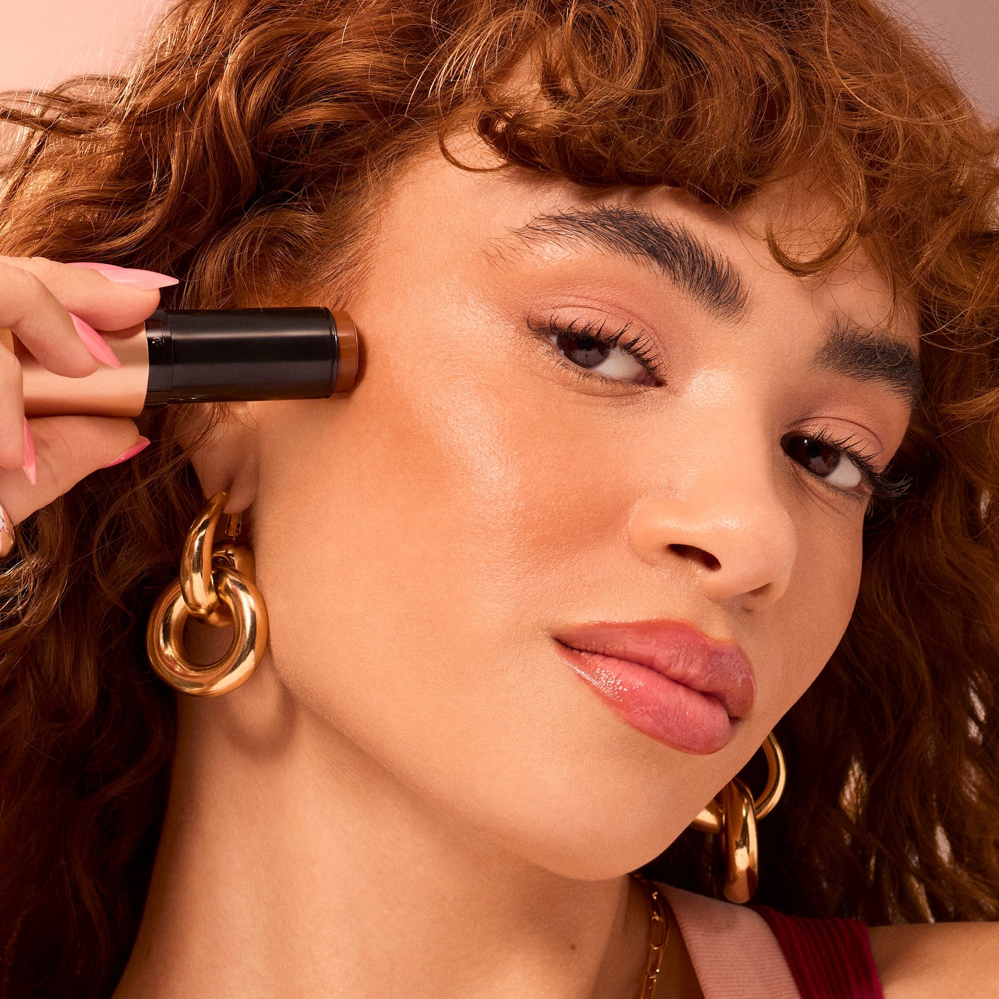 soft-glam-cream-bronzer-c2 102025_Alyssa_SoftGlam_Bronzer-App-2617_w4BQC_IGF_f7596b43-37d2-42a1-ada7-e77863850acf.jpg