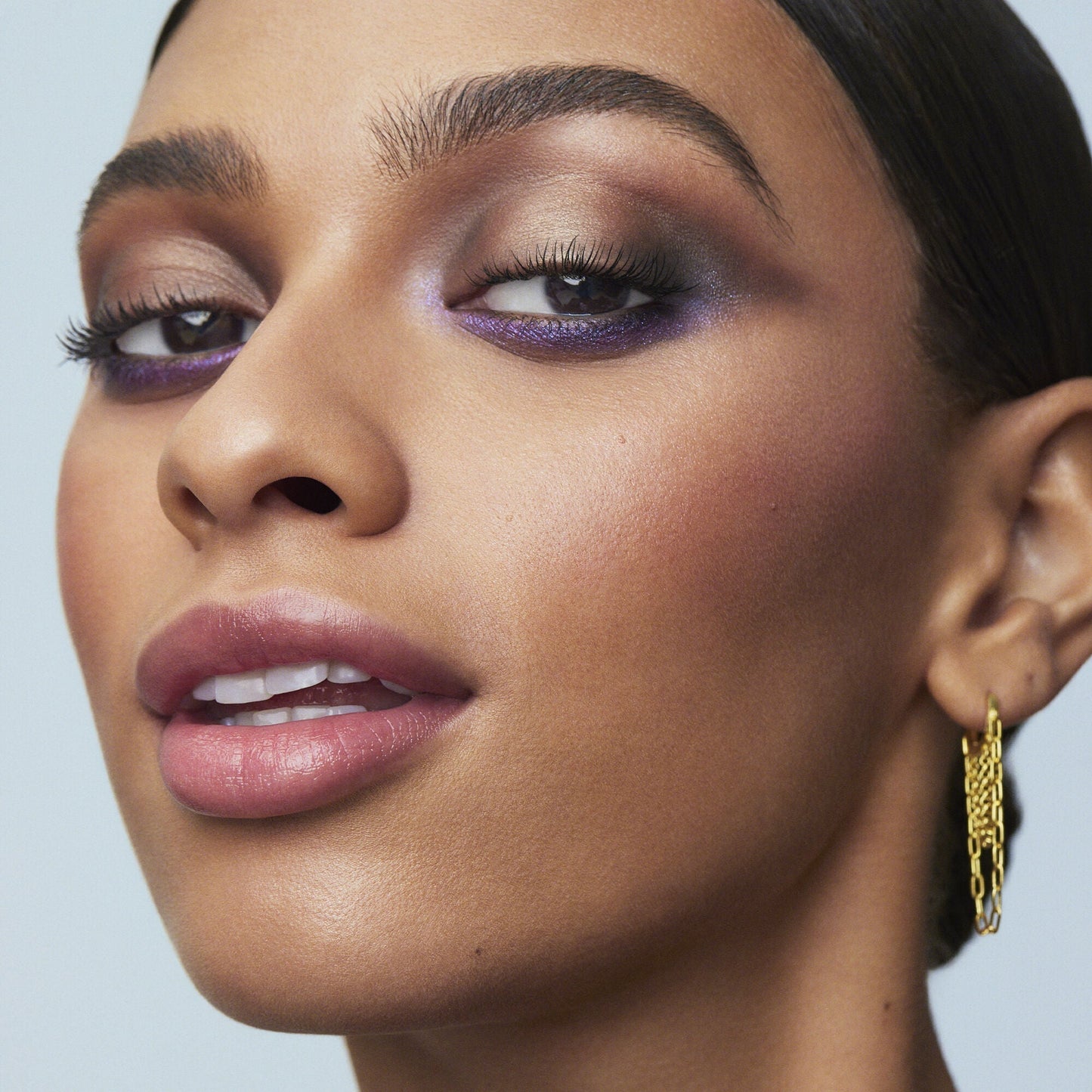perfect-10-eyeshadow-palette-e7 110722_Adriana_10pcEyeshadow_2060_IGF.jpg