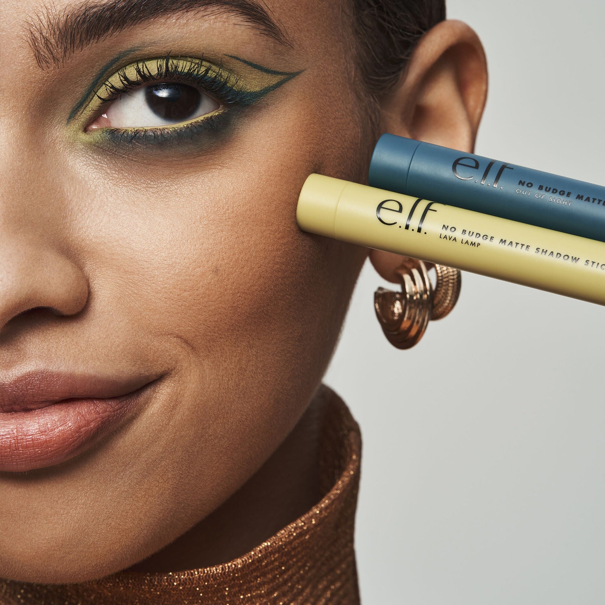 no-budge-matte-shadow-stick-r2 121321_Adriana_NoBudge-Sticks_0152_IGF_170a105b-3bad-446c-abc7-8c689612033b.jpg