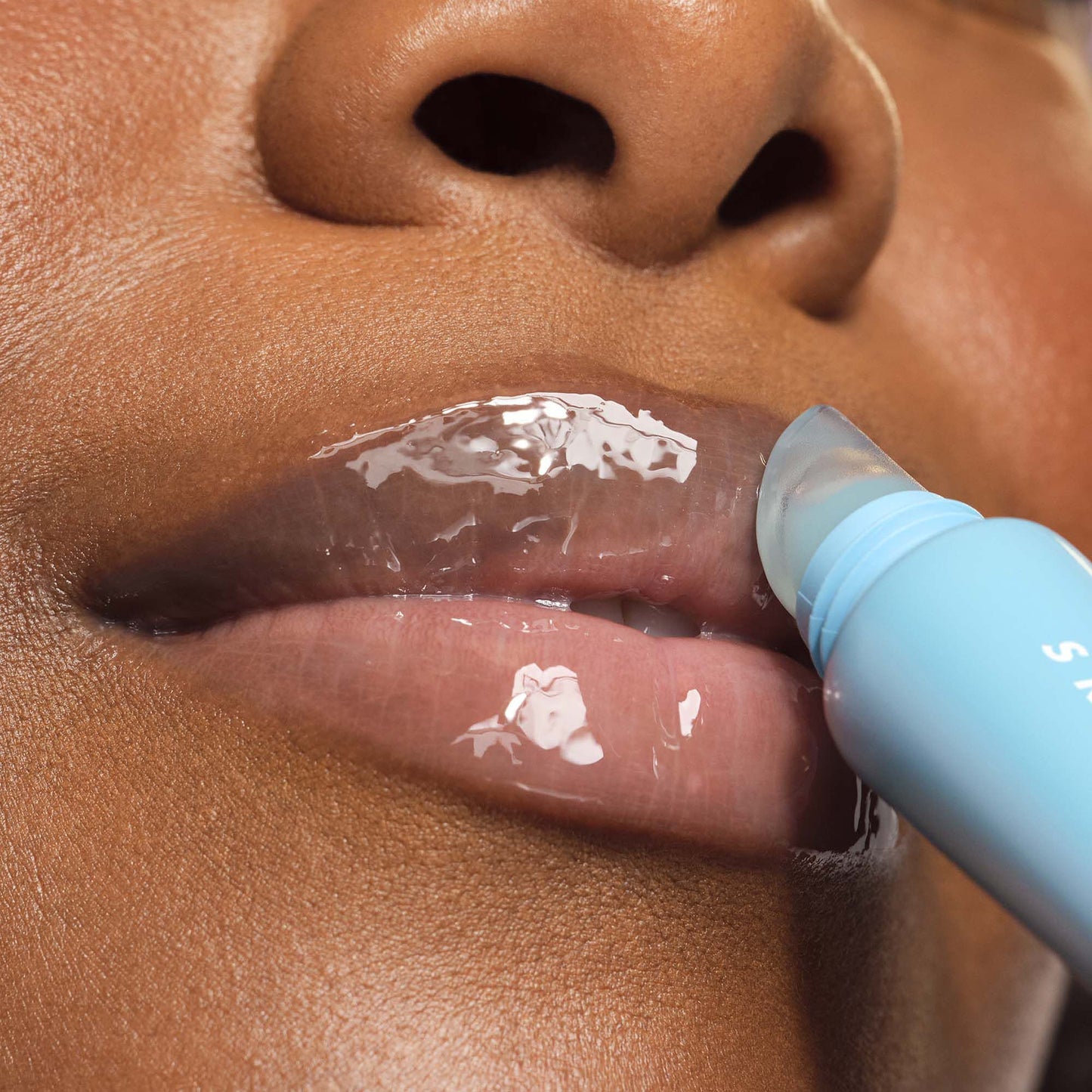 thirst-burst-lip-treatment-g3 57069_SKIN_Enga_Hibiscus_Macro_033_w3QC_RGB_2000x2000_fd68b6a3-ae05-431e-bbc0-31407d9fed44.jpg
