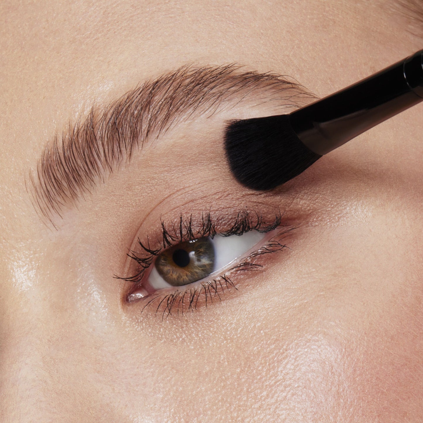 full-face-and-eye-makeup-brush-set-with-travel-case-q3 84674_FULL_FACE_EYE_BRUSH_SET_BLENDING_EYE_BRUSH_CARI_0137.jpg